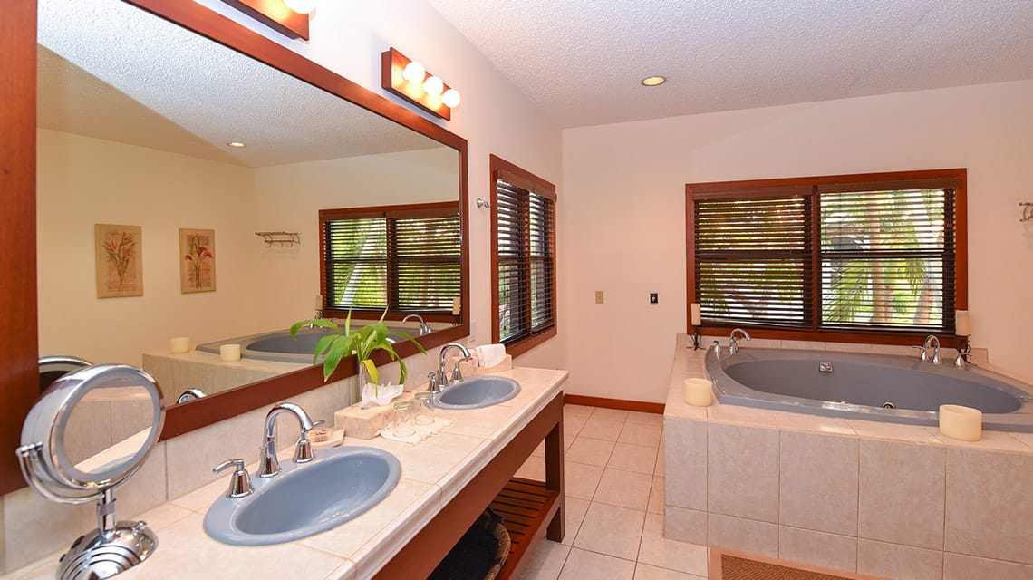 Bathroom in the Tower Suite at Victoria House Resort and Spa